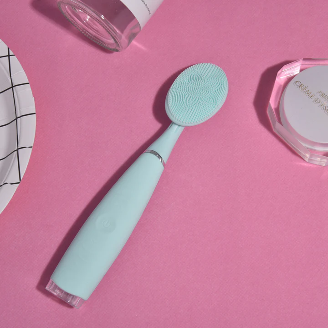 Oui Lovely™️Facial Cleansing Brush